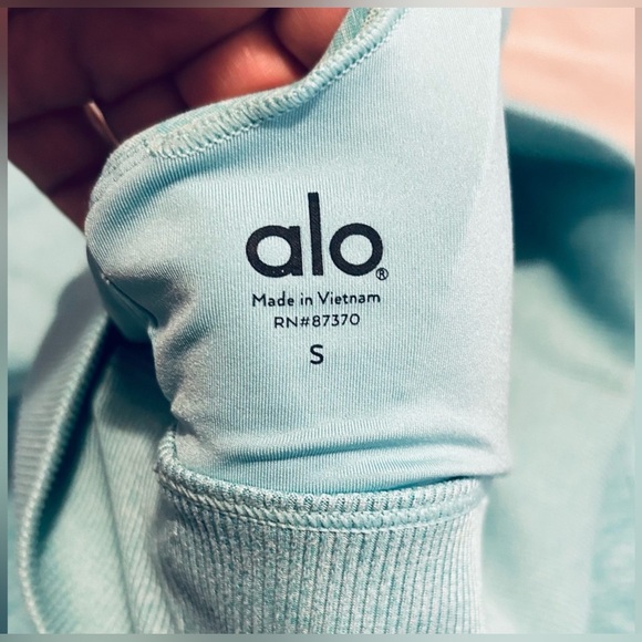 ALO Yoga leggings & Bra Set EUC SM - Picture 6 of 6